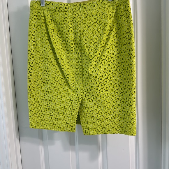 J. Crew - No. 2 Pencil Skirt - size 8 - lined eyelet - citron - excellent U.C. - Picture 2 of 7